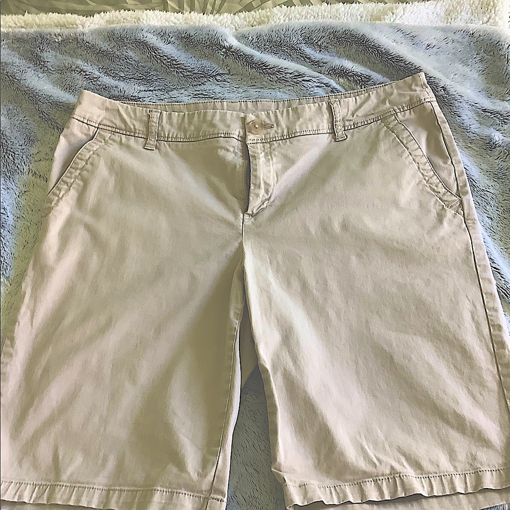 Liz Claiborne Bermuda Shots 14
